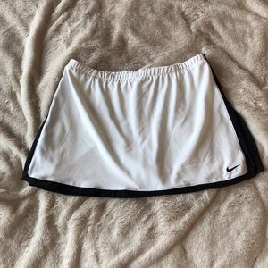 NWT White Nike Skirt/Skort M